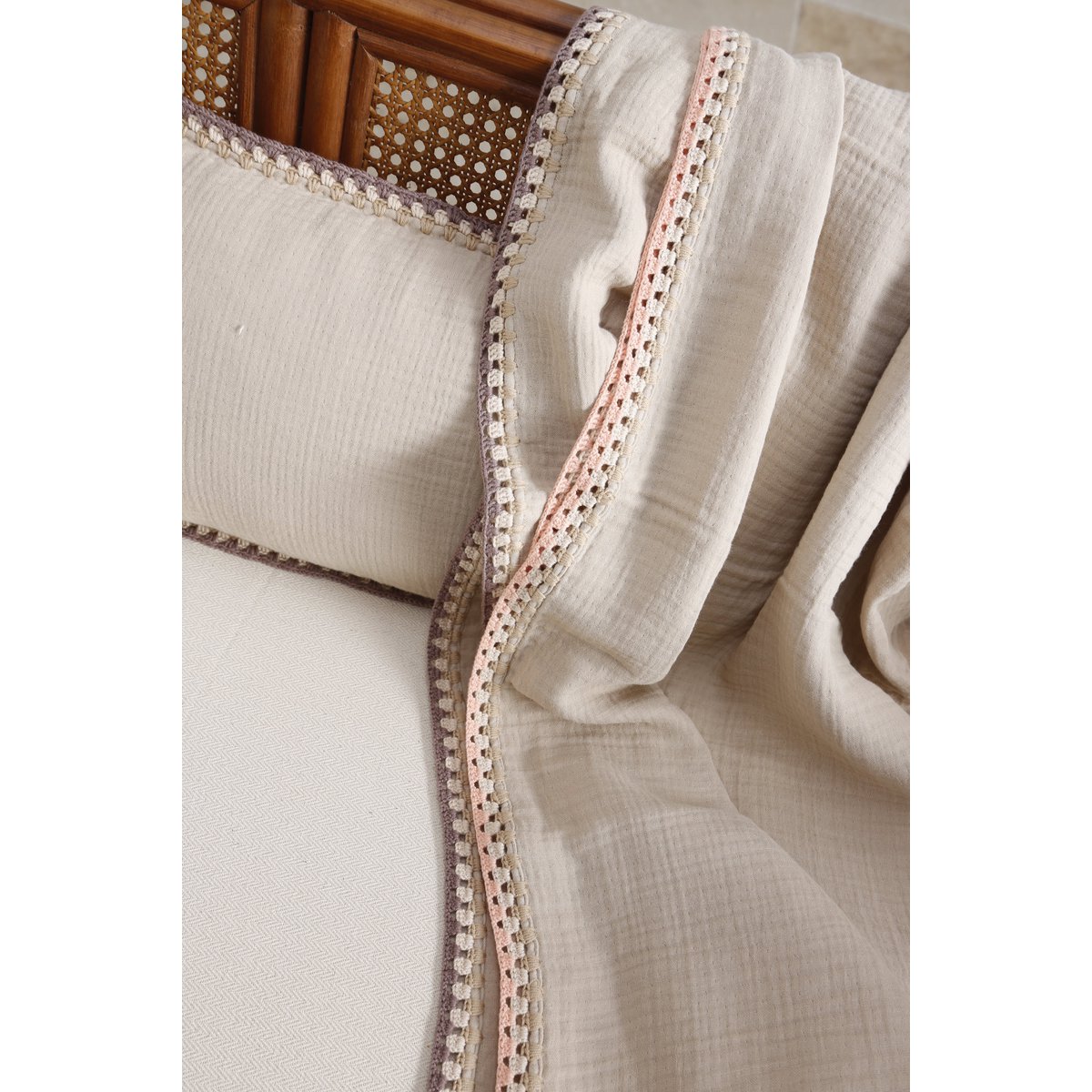 MOUSSELINE deken gehaakt