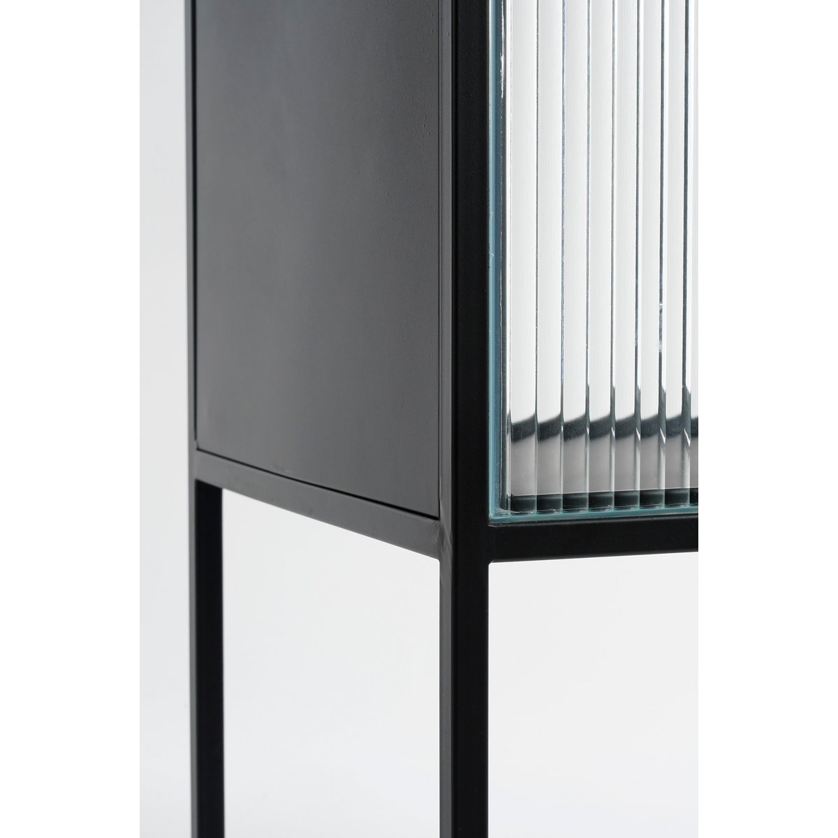 Clifton Opbergkast met Deuren - L38 x B35 x H90 cm - Metaal - Zwart