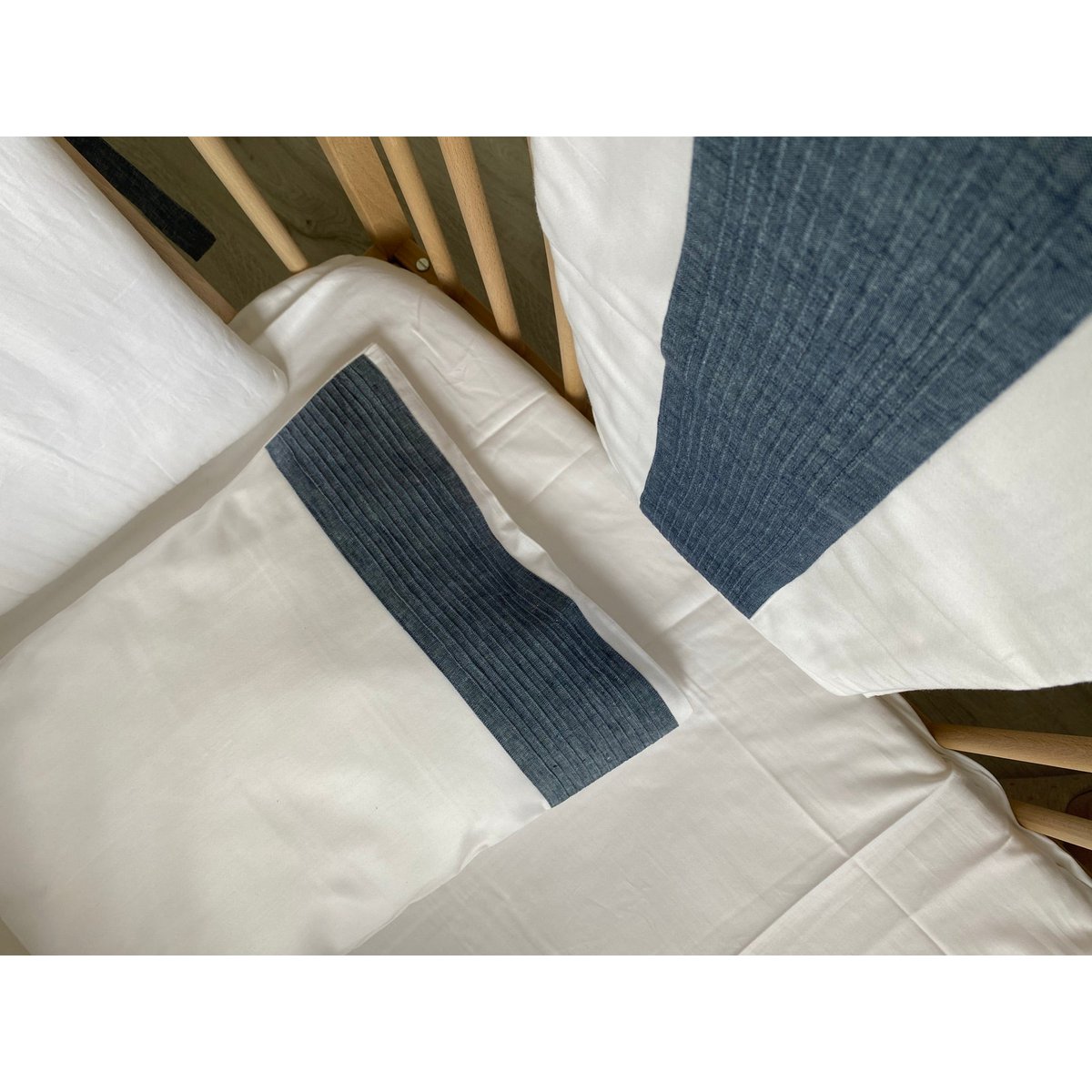 GESTREEPT beddengoed