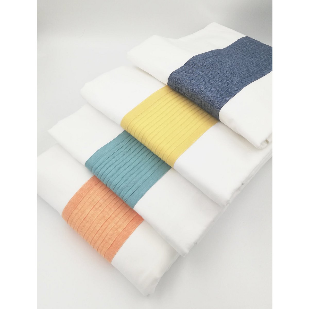 GESTREEPT beddengoed